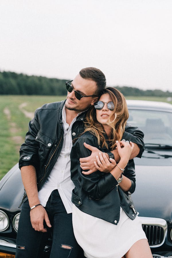 Who-Wears-Leather-Jackets-A-Style-Guide-for-Every-Personality FEASSA