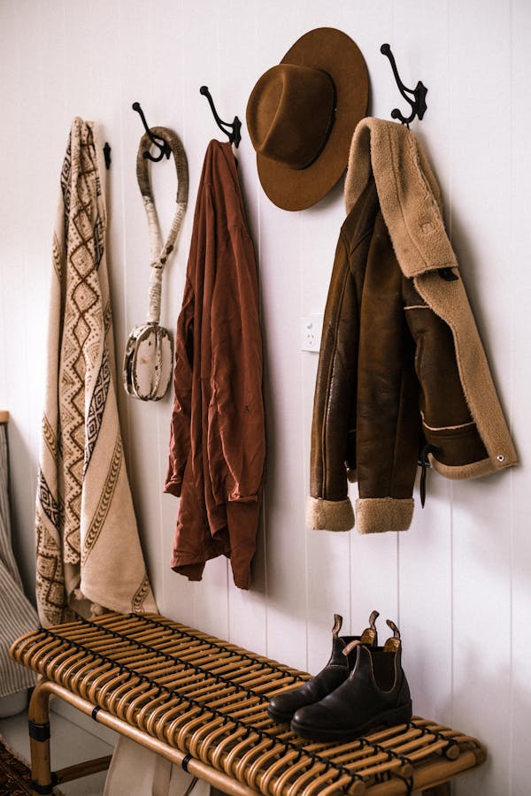 Will-a-Leather-Jacket-Stretch-Over-Time-Tips-to-Ensure-the-Perfect-Fit FEASSA